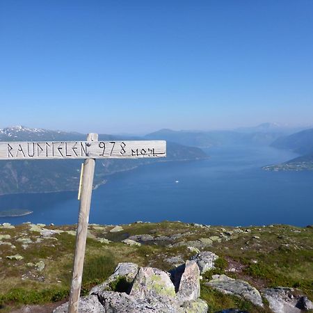 Balestrand Fjordapartments Екстер'єр фото
