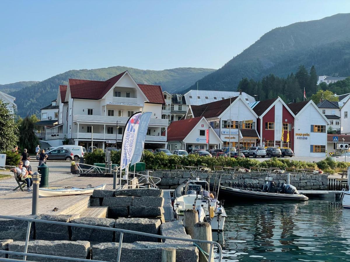 Balestrand Fjordapartments Екстер'єр фото