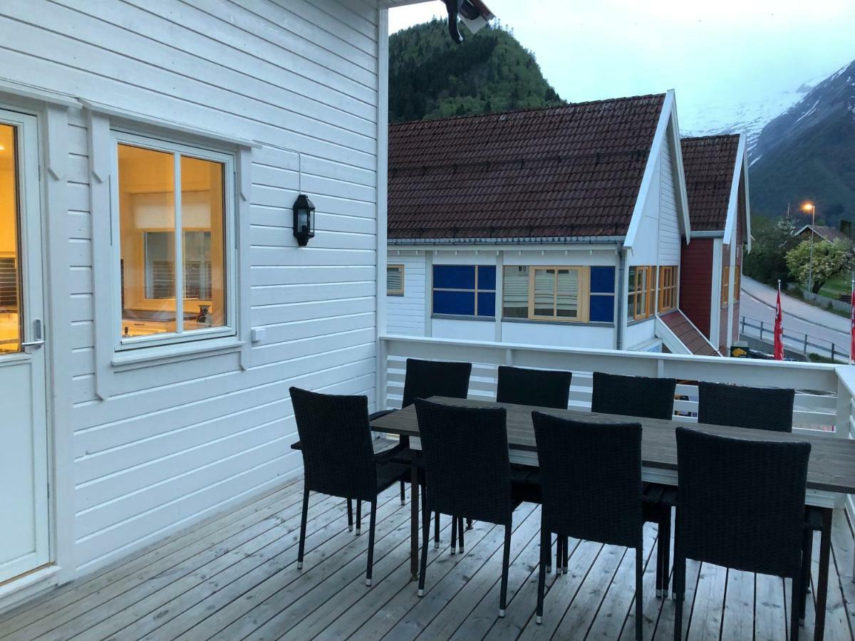 Balestrand Fjordapartments Екстер'єр фото
